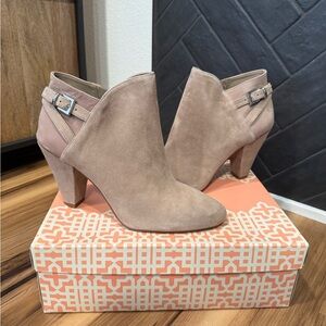 Gianni Bini Women's Beige Suede Ankle Booties women’s 9.5